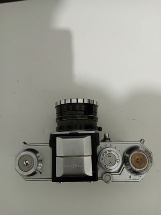 Es una cámara edixa reflex siglo xx