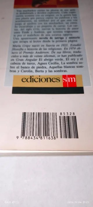 Los escarabajos vuelan al atardecer (Gran Angul...