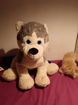 Perro de peluche grande