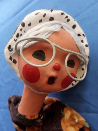 Marioneta antigua artesanal