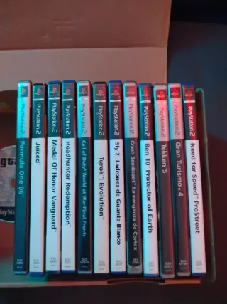 LOTE  JUEGOS PLAY 2 + 1 REGALO