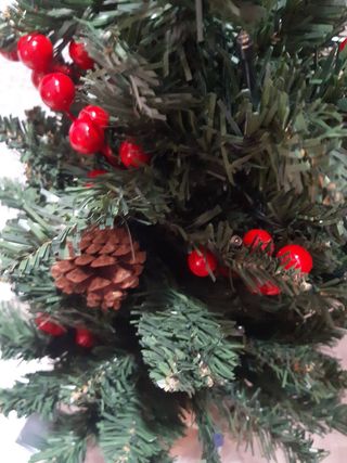 Due alberi di Natale artificiali a LED