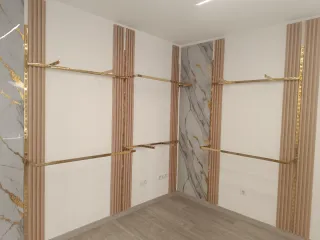 Perchero industrial metal dorado de pared tienda