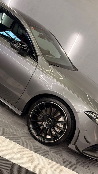 Mercedes-Benz Clase A35 AMG GARANTIA OFICIAL
