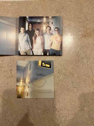 La oreja de van gogh cd firmado por Amaia