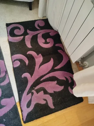 Dos alfombras de pie de cama