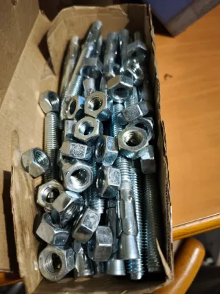 Estado: Nuevo ​Vendo lote de 28 pernos de expansió