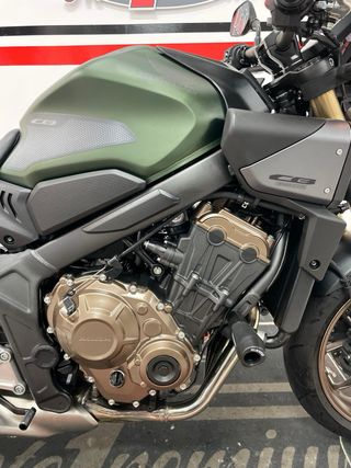 HONDA CB 650 R 2025 REESTRENO IMPOLUTA