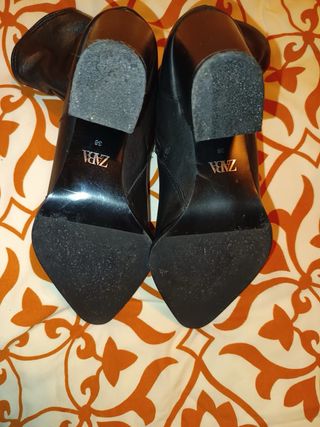 Botines de piel negros de Zara. Talla 38