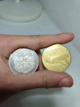 Monedas Barça y Real Madrid