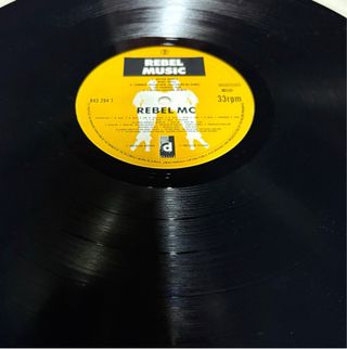 Vinilo REBEL MUSIC – LP vinilo reggae / roots (MC)