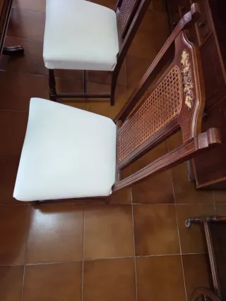Mesa comedor clásica + 6 sillas recien tapizadas