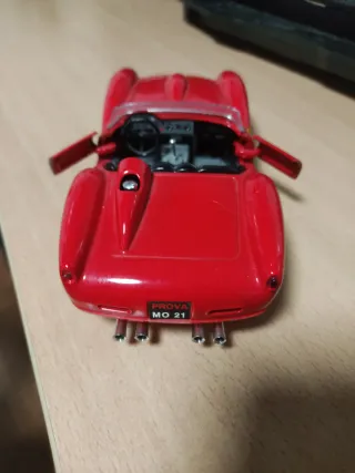 Ferrari 250 Testarossa rojo BURAGO 1:24