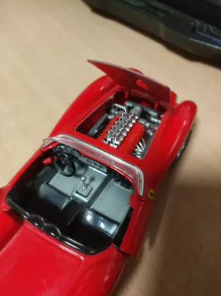 Ferrari 250 Testarossa rojo BURAGO 1:24