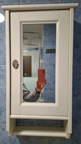 Mueble con espejo baño. Auxiliar.