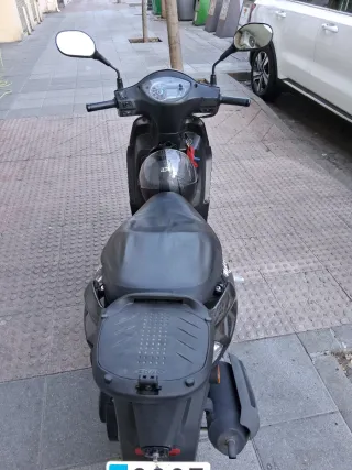 Moto Peugeot tweet 125