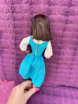 Muñeca barbie brenda de sensacion de vivir antigua