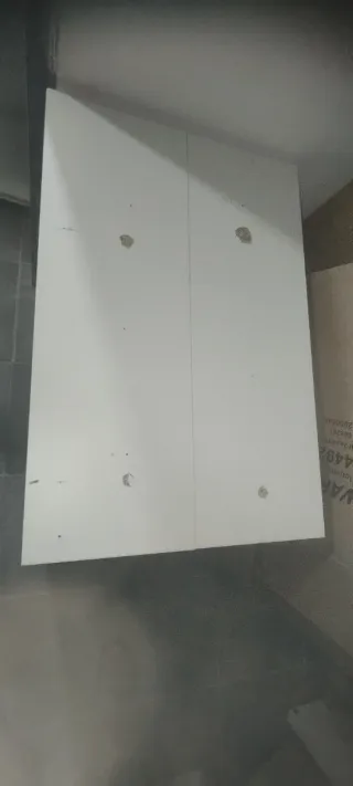 Muebles de cocina también valen para escritorio.