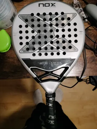 Pala de padel nox at10 genius 18k de agustin tapia