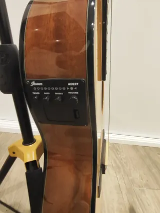 Guitarra Ibáñez AEQ2T electroacústica.
