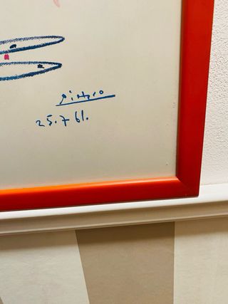 Cuadro con marco de madera en color rojo