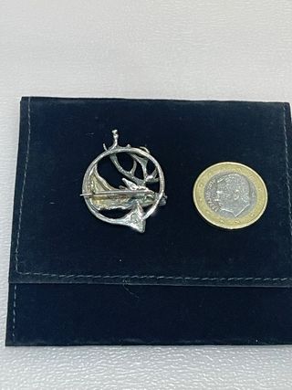 Broche caza ciervo con trompa plateado vintage