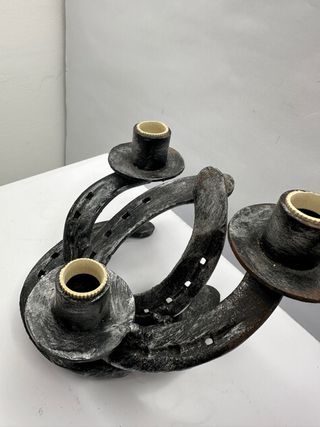 Porta candele con  ferro di cavallo