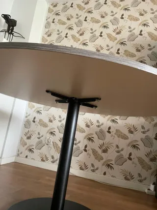 Mesa de comedor redonda vintage gris