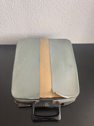 Maquina de escribir Olivetti, Pluma 22