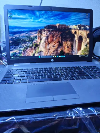 Portátil HP 250 G7