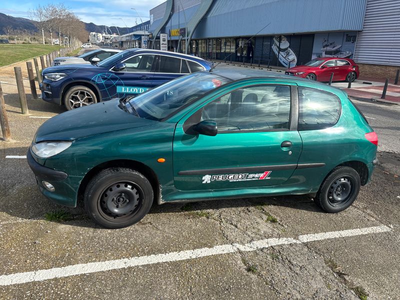 Peugeot 206 1999 - foto 1