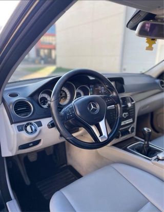 Mercedes-Benz C220 CDI Pack AMG – Año 2011