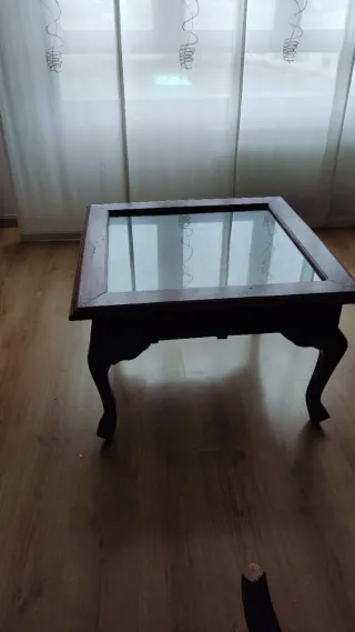 Mesa de centro madera y cristal. Venta en persona