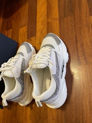 Dior B22 “White”