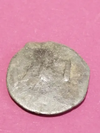 2 monedas árabes mejor vista en mano