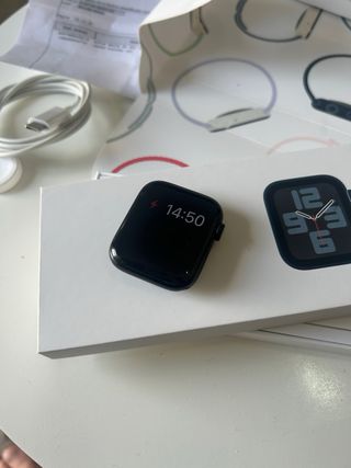 Appel watch SE ( con accesorios )