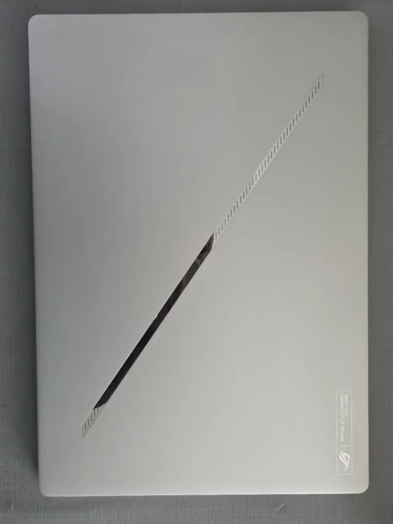 Asus ROG Zephyrus G16 GU605MV afbeelding 2