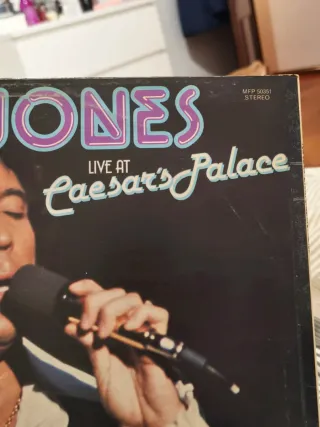 Tom Jones – Ao Vivo no Caesar's Palace edição UK