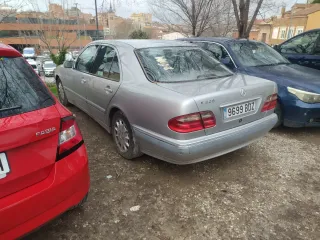 Mercedes-Benz Clase E 2001