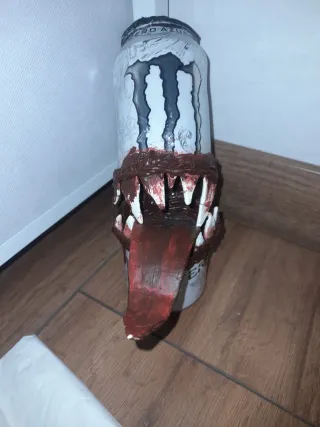 Lata Monster decorativa