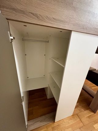 Litera juvenil con armario y escritorio