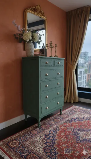 Cómoda antigua restaurada