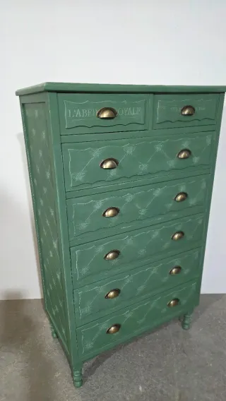 Cómoda antigua restaurada