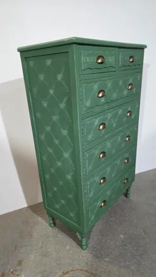 Cómoda antigua restaurada