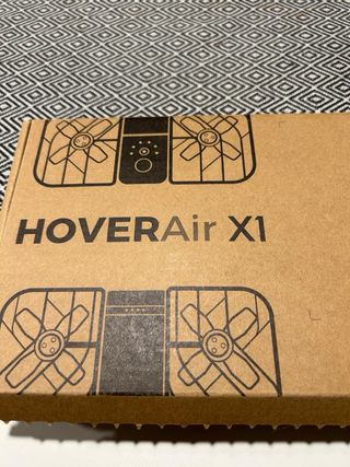 Dron HOVERAir X1