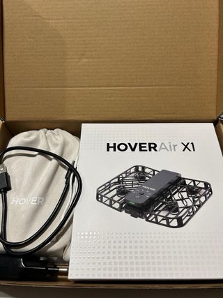 Dron HOVERAir X1