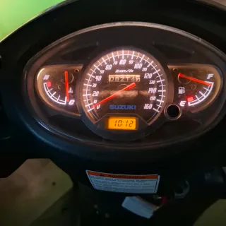 Moto 150cc SUZUKI SEEXTEN.