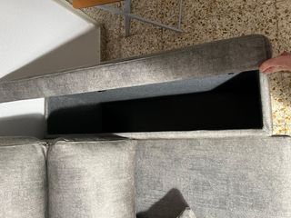 Sofa 5 plazas en color gris.