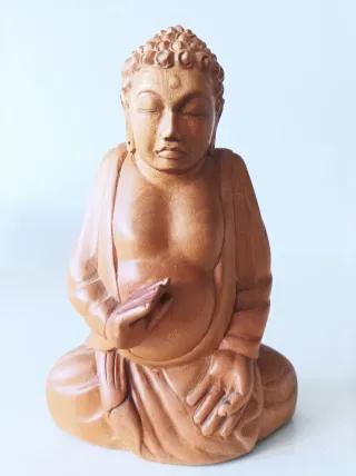 Buda madera tallada