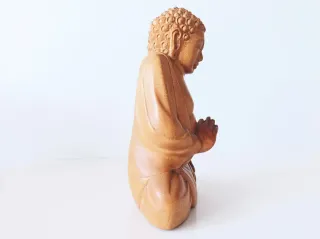 Buda madera tallada